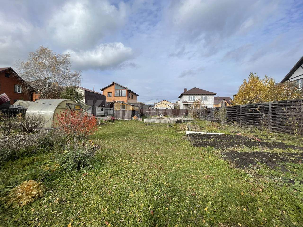 Продам земельный участок 750 м.кв.