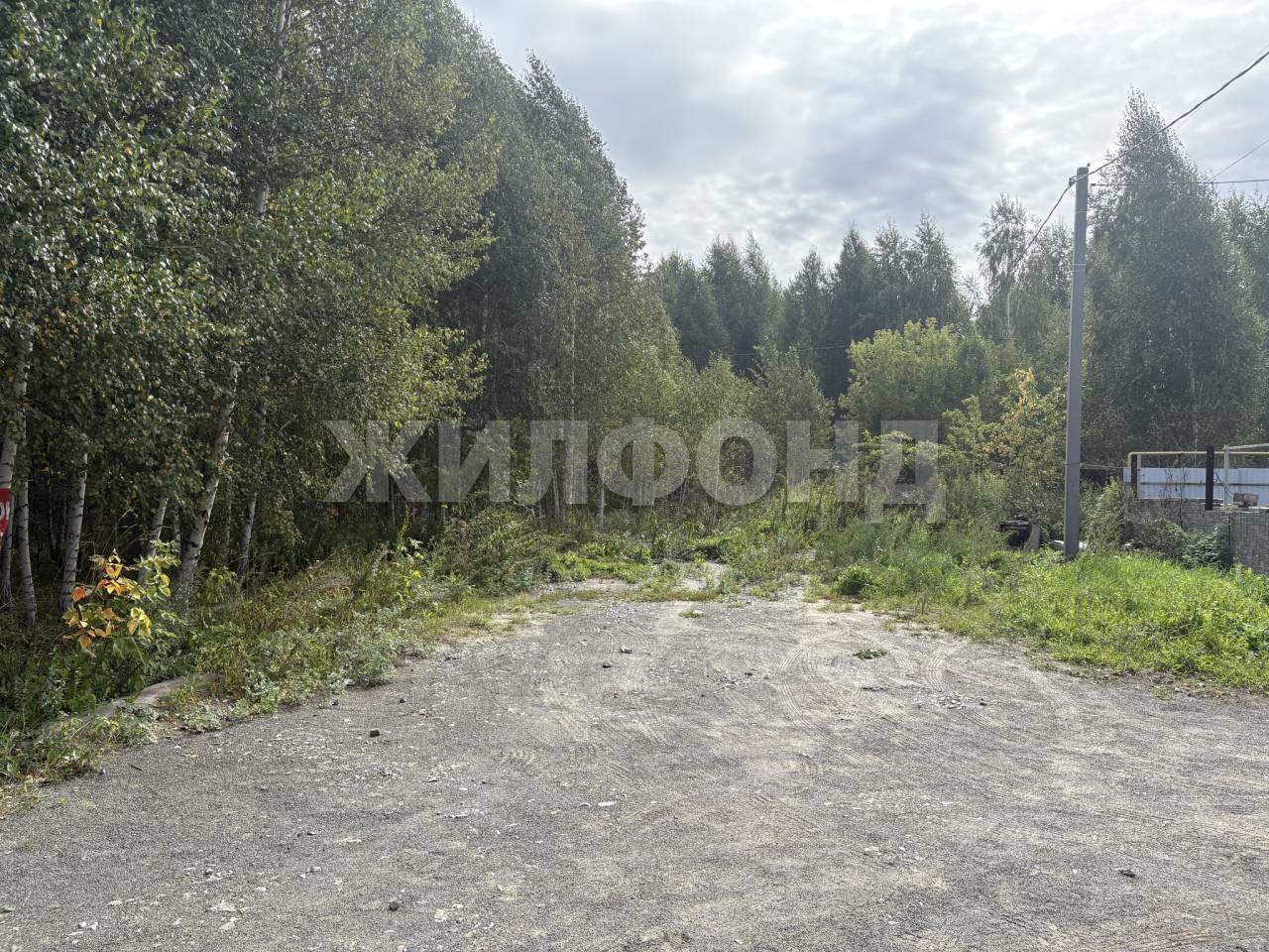 Продам земельный участок 600 м.кв.