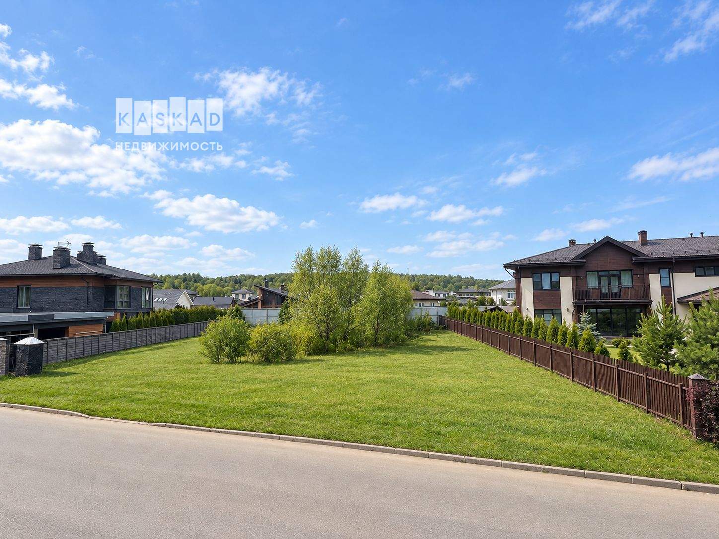 Продам земельный участок 1600 м.кв.