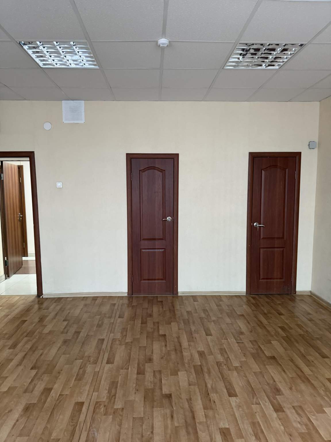Сдам в аренду офис 15.7 м.кв.