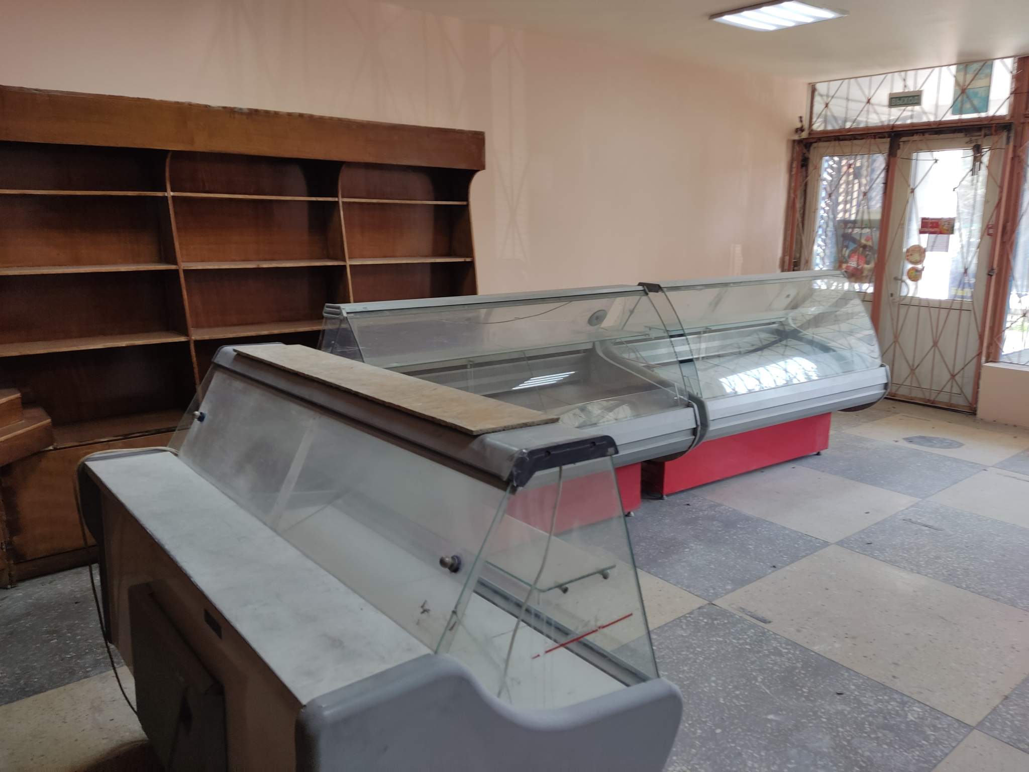 Продам торговое помещение 462.9 м.кв.