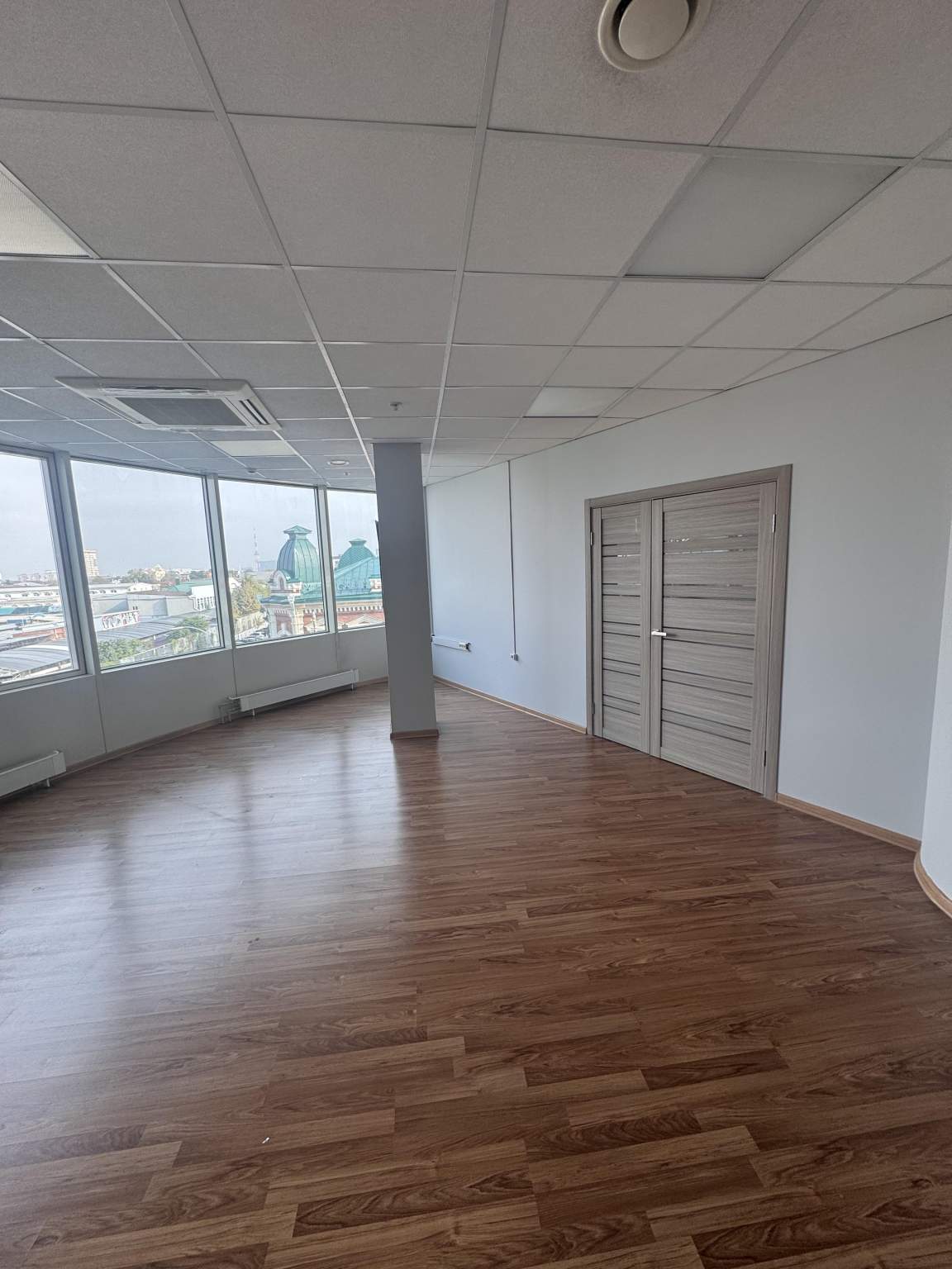 Сдам в аренду офис 381 м.кв.