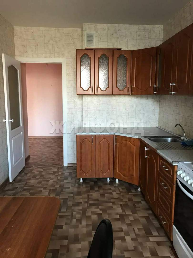 Квартира на продажу в Новосибирске, Петухова улица, 156/1