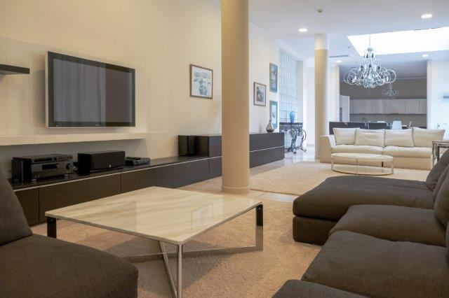 Продажа дома, 531м <sup>2</sup>, 48 сот., Виноградное, Могабинская улица,  д.3