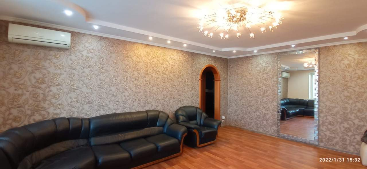 Продажа 3-комнатной квартиры, Красноярск, Светлогорская улица,  д.27