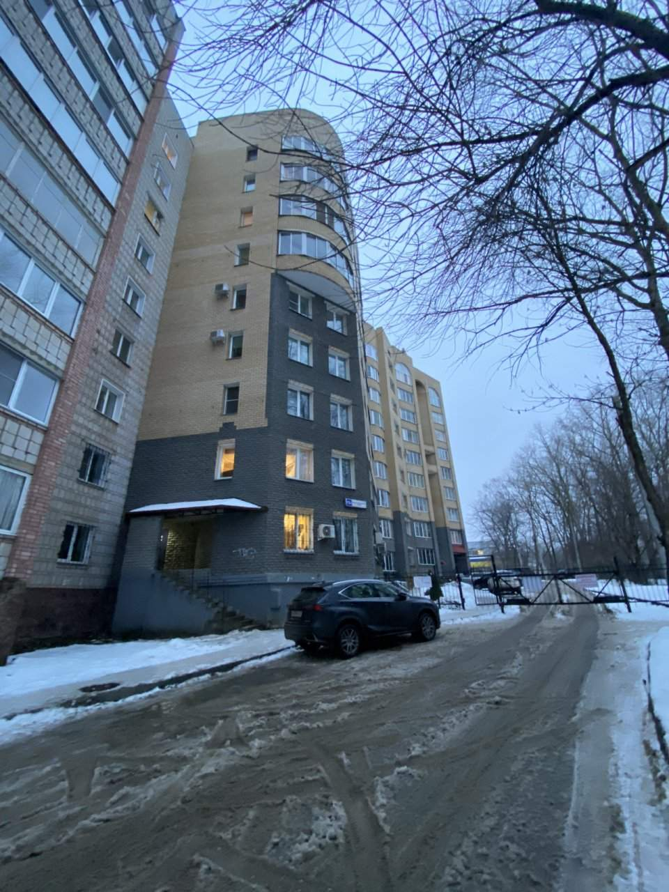 Продажа 4-комнатной квартиры, Киров, Комсомольская улица,  д.13Б
