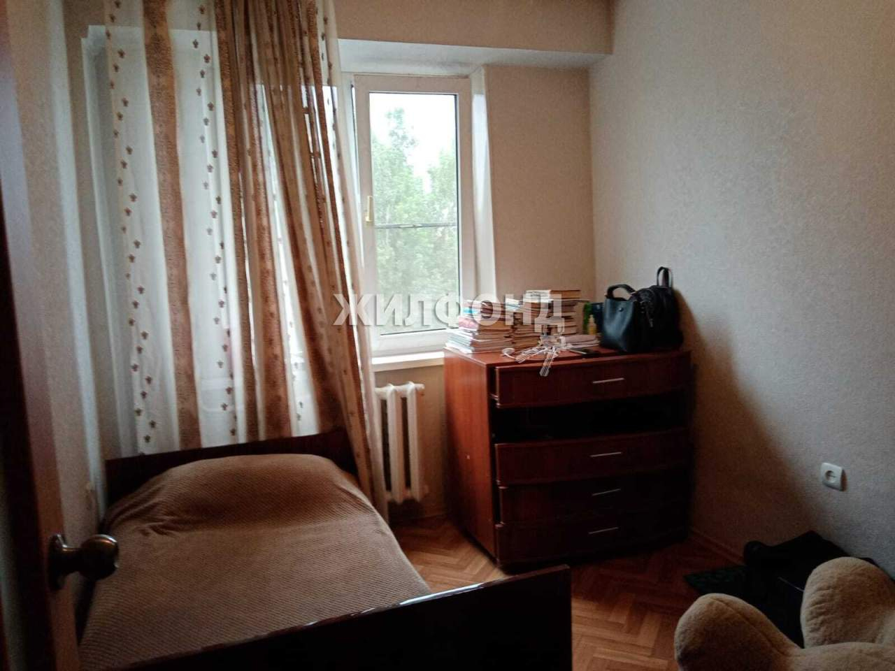 Продажа 4-комнатной квартиры, Астрахань, Николая Островского улица,  д.121