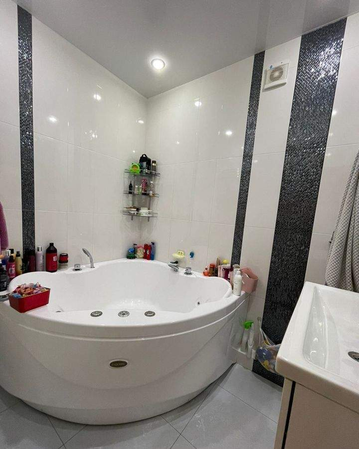 Продажа 3-комнатной квартиры, Геленджик, Грибоедова улица,  д.29