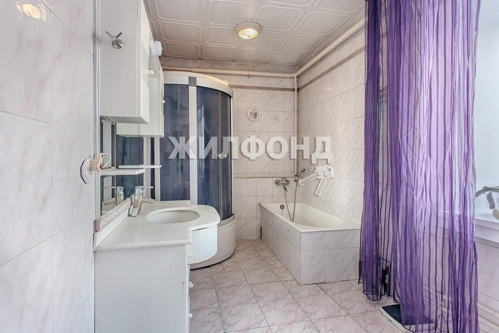 Продажа дома, 414м <sup>2</sup>, 12 сот., Бердск, Сиреневая улица