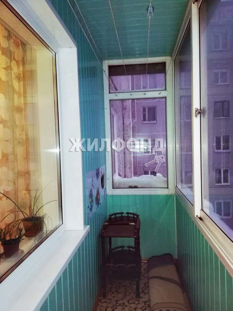 Продажа 4-комнатной квартиры, Прокопьевск, Есенина улица,  д.26