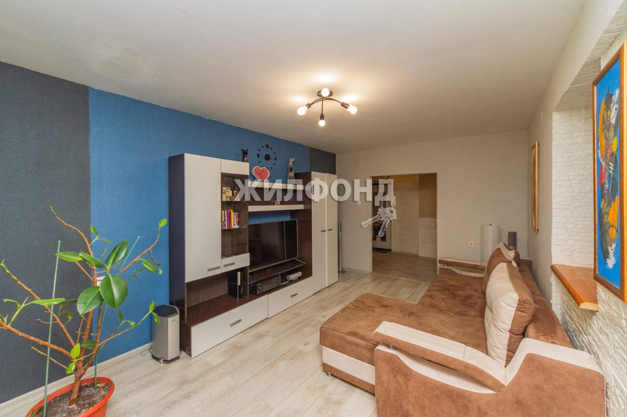 Продажа 2-комнатной квартиры, Барнаул, Попова улица,  д.100