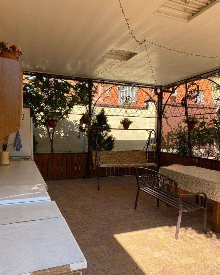 Продажа дома, 395м <sup>2</sup>, 4 сот., Геленджик, Октябрьская улица