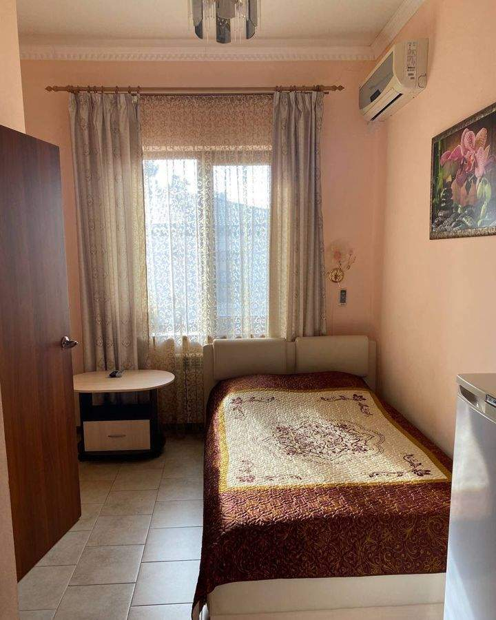 Продажа дома, 395м <sup>2</sup>, 4 сот., Геленджик, Октябрьская улица