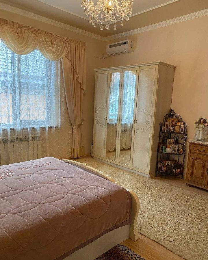 Продажа дома, 395м <sup>2</sup>, 4 сот., Геленджик, Октябрьская улица