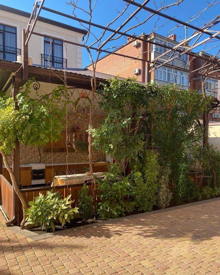 Продажа дома, 395м <sup>2</sup>, 4 сот., Геленджик, Октябрьская улица