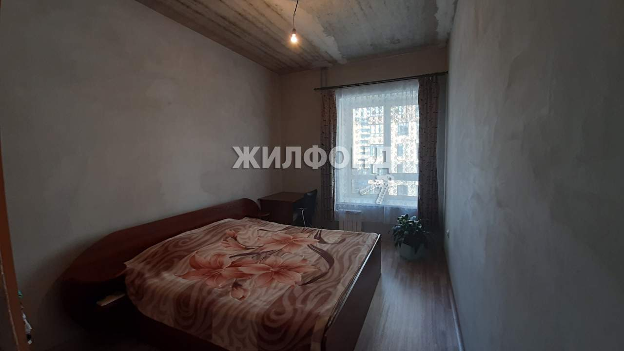 Продажа 3-комнатной квартиры, Абакан, Комарова улица,  д.5к1