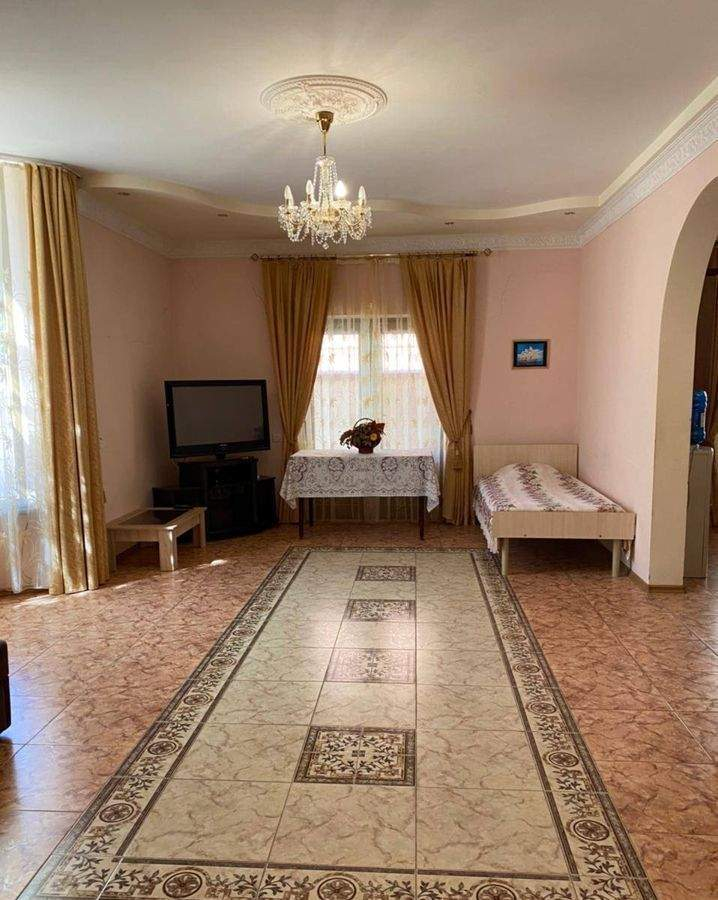 Продажа дома, 395м <sup>2</sup>, 4 сот., Геленджик, Октябрьская улица