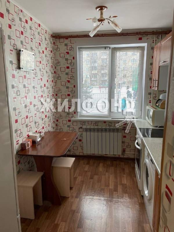 Продажа 2-комнатной квартиры, Новосибирская, Октябрьская улица,  д.9