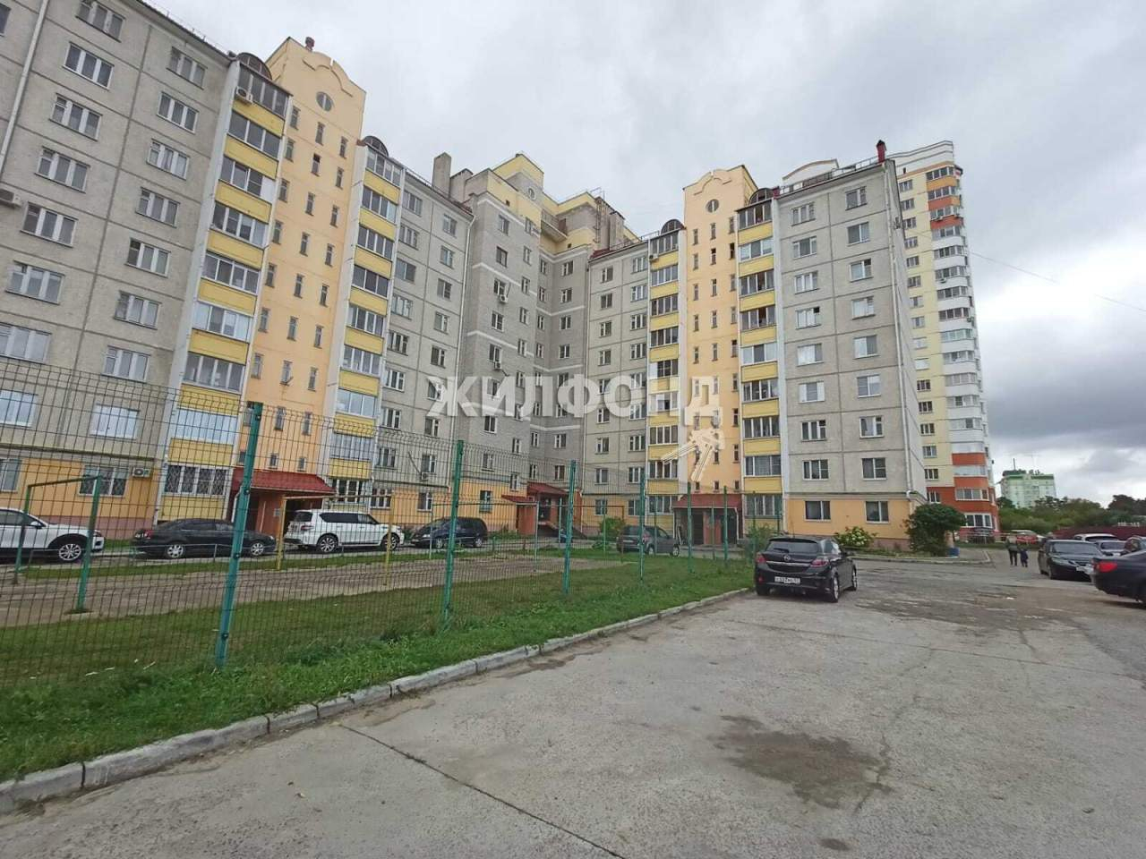 Продажа 3-комнатной квартиры, Орел, Латышских Стрелков улица,  д.52