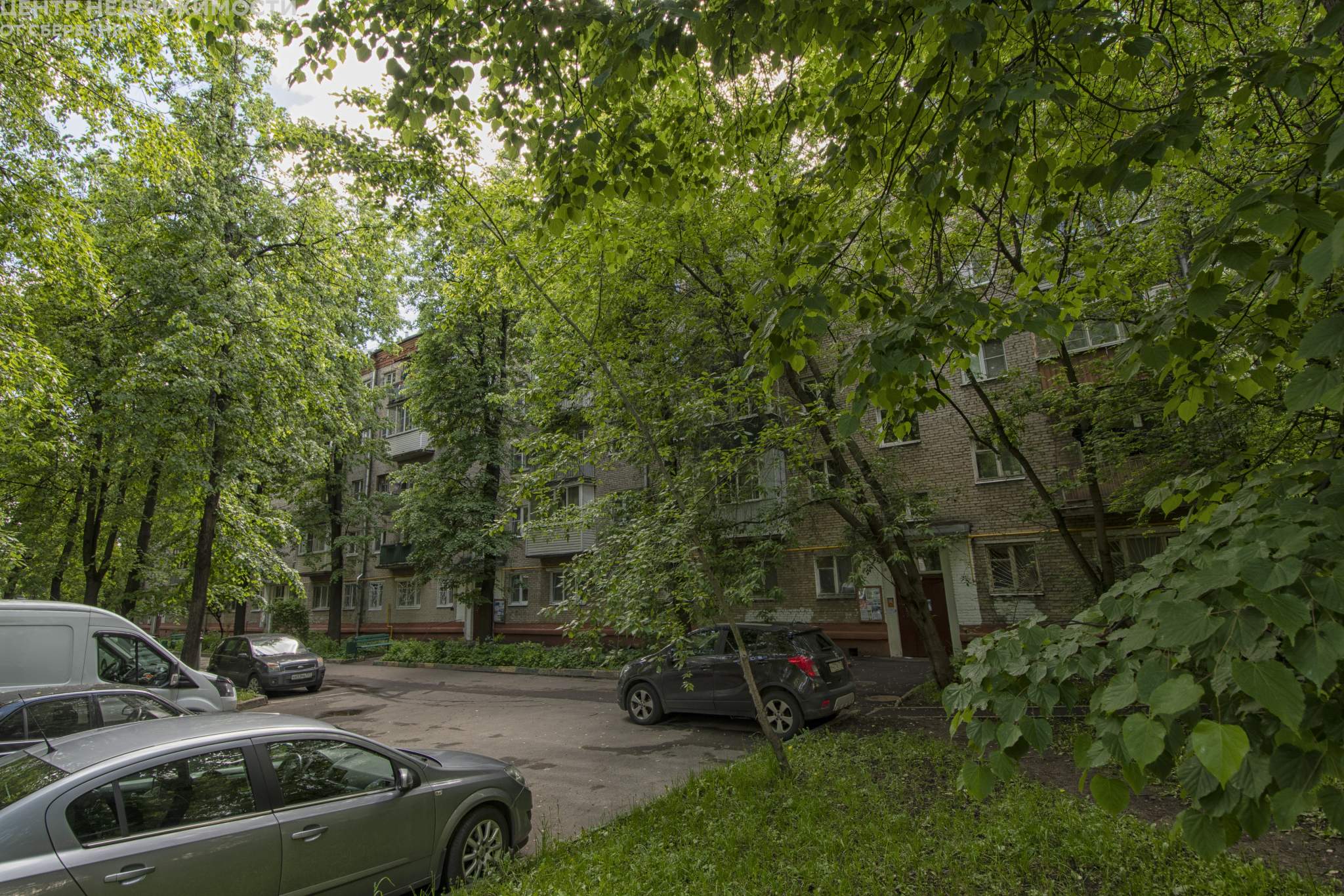 Продажа 2-комнатной квартиры, Москва, Аносова улица,  д.5