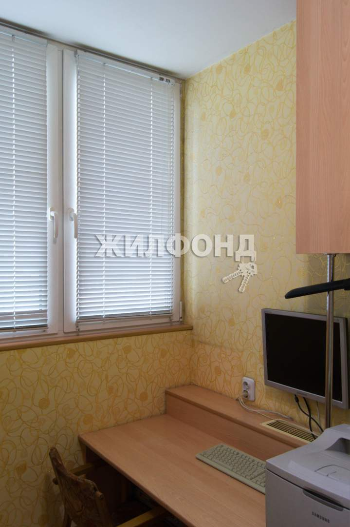 Продажа 3-комнатной квартиры, Орел, Латышских Стрелков улица,  д.52