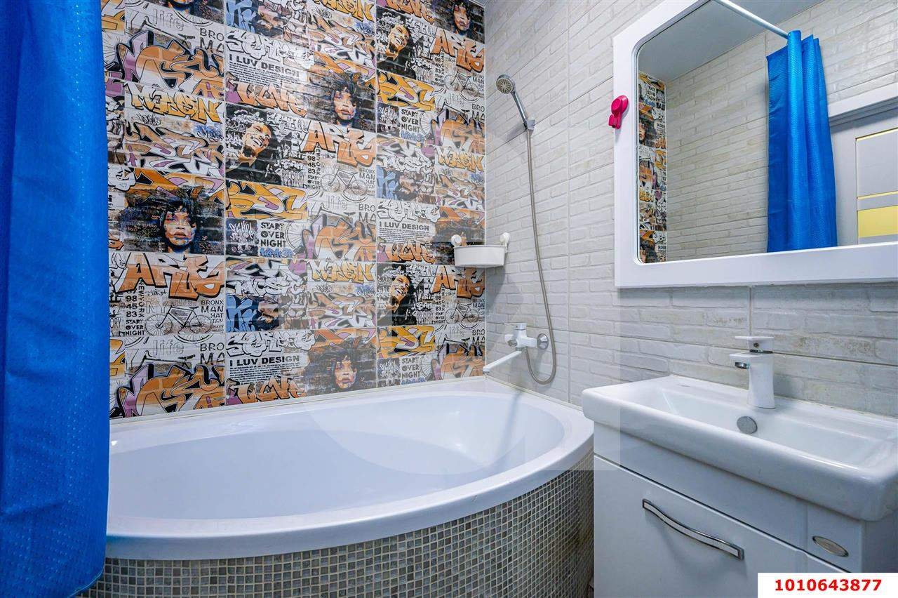 Продажа 2-комнатной квартиры, Краснодар, им. Евгении Жигуленко улица,  д.13