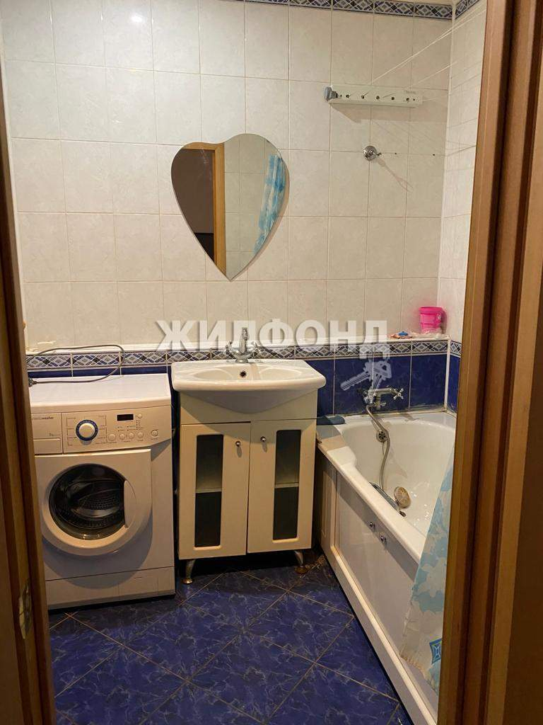 Продажа 3-комнатной квартиры, Орел, Артельный переулок,  влд8