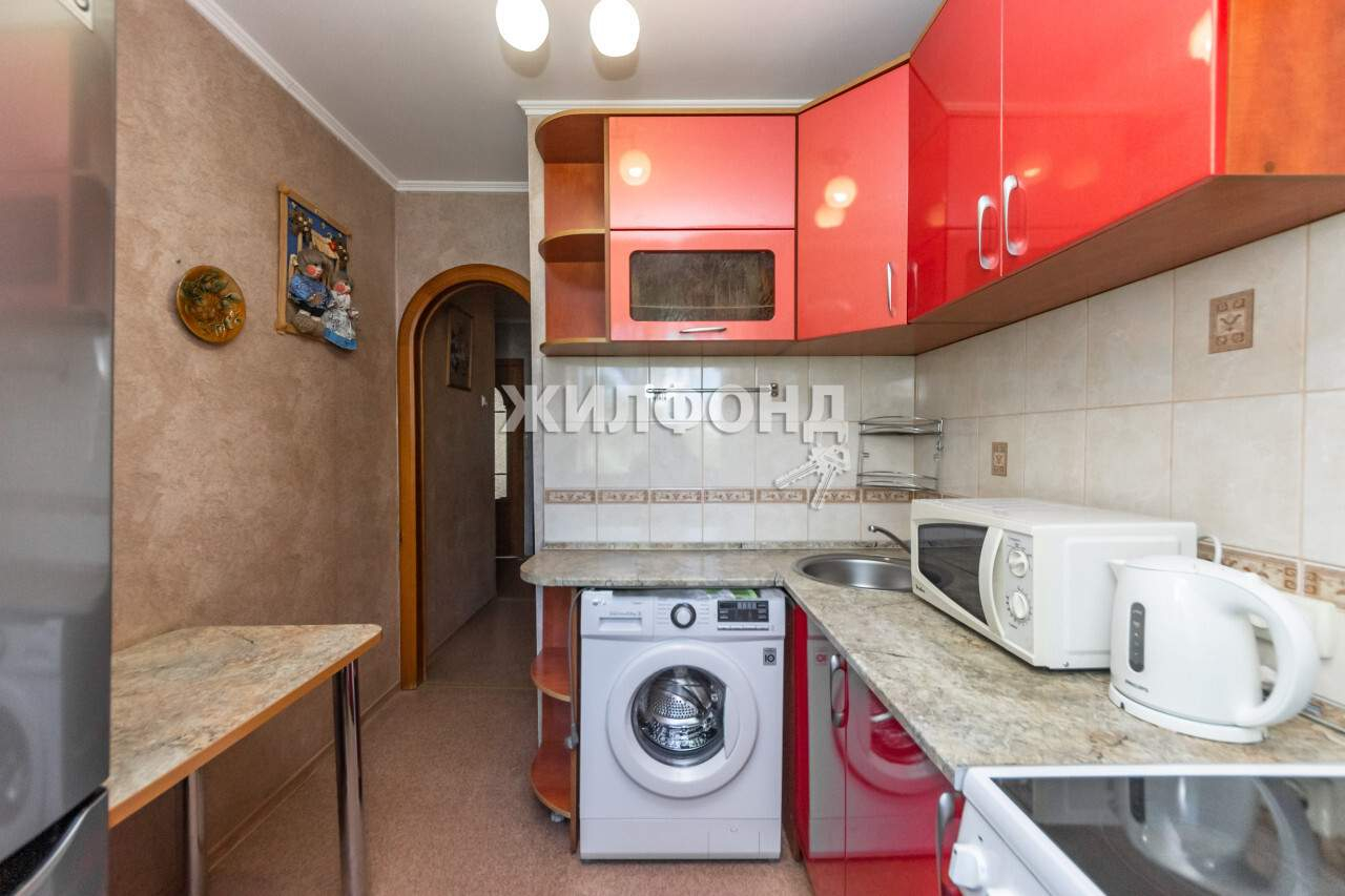 Продажа 2-комнатной квартиры, Барнаул, Павловский тракт,  д.118