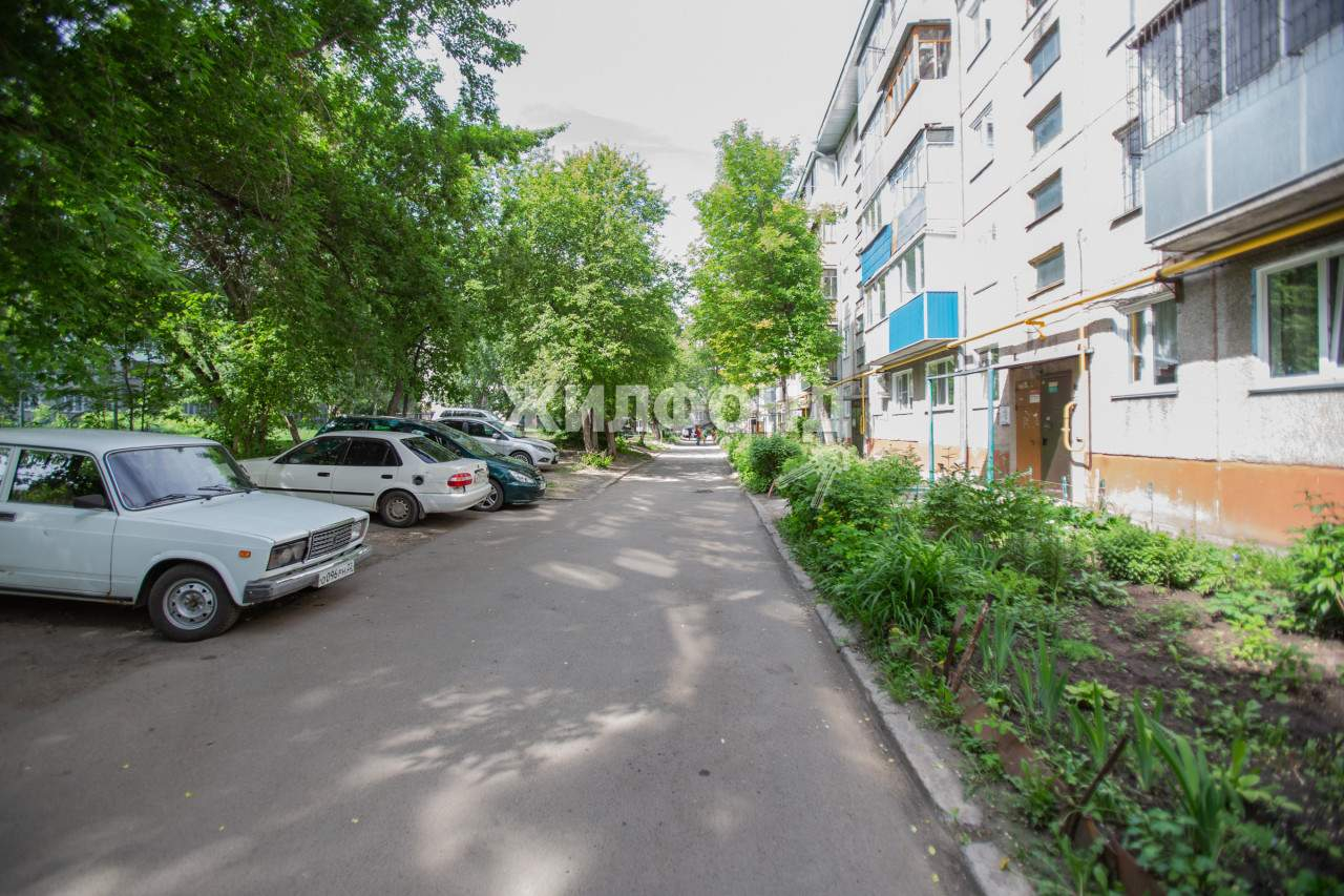 Продажа 3-комнатной квартиры, Барнаул, Георгия Исакова улица,  д.231