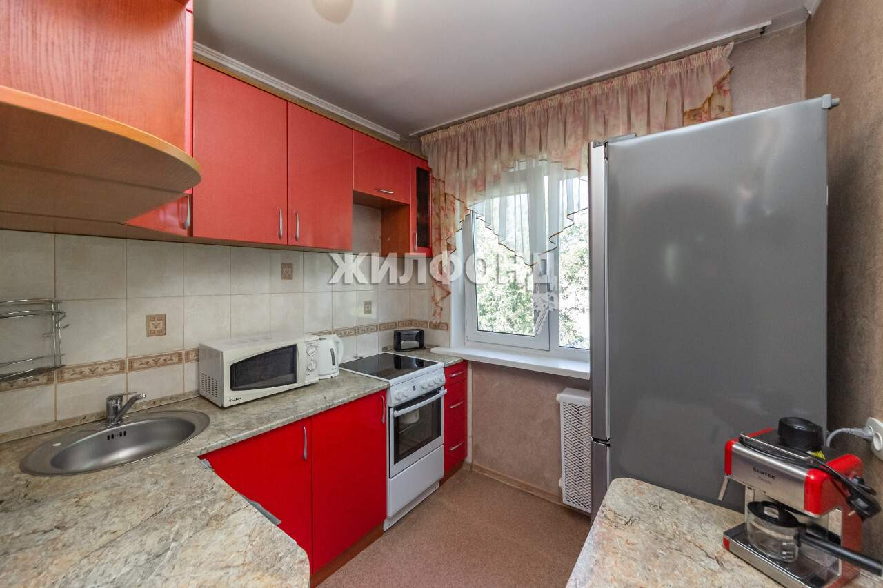 Продажа 2-комнатной квартиры, Барнаул, Павловский тракт,  д.118