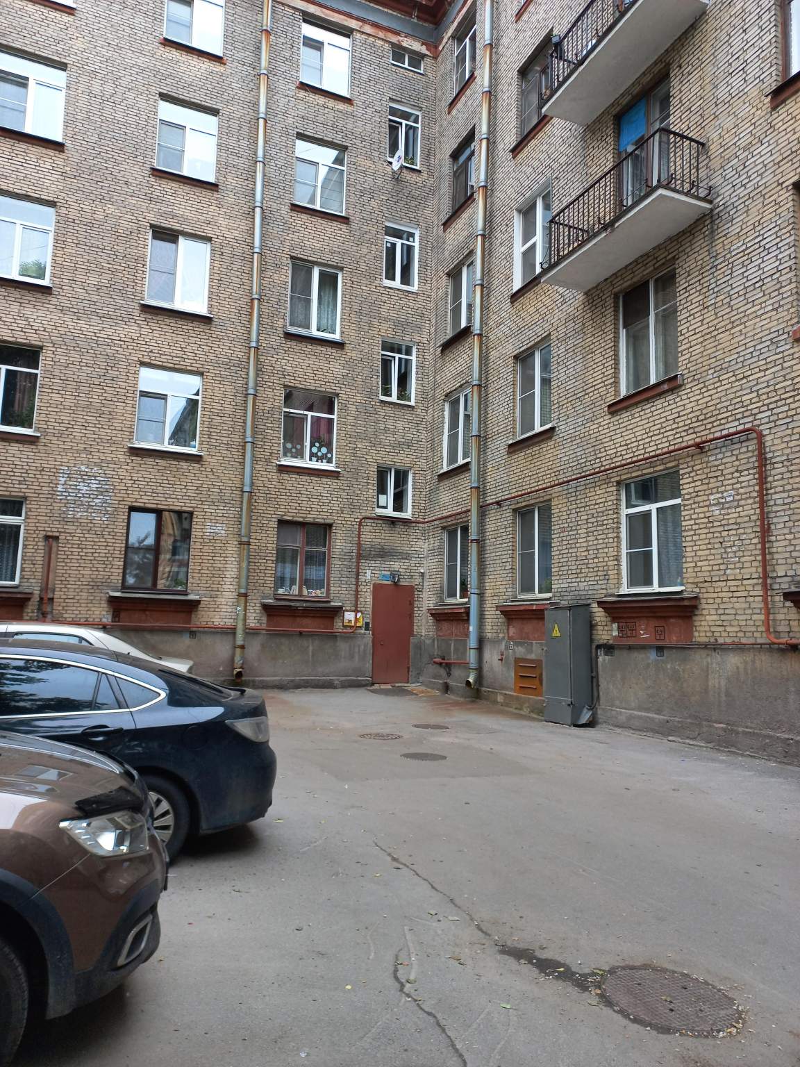 Продажа 3-комнатной квартиры, Санкт-Петербург, Двинская улица,  д.14