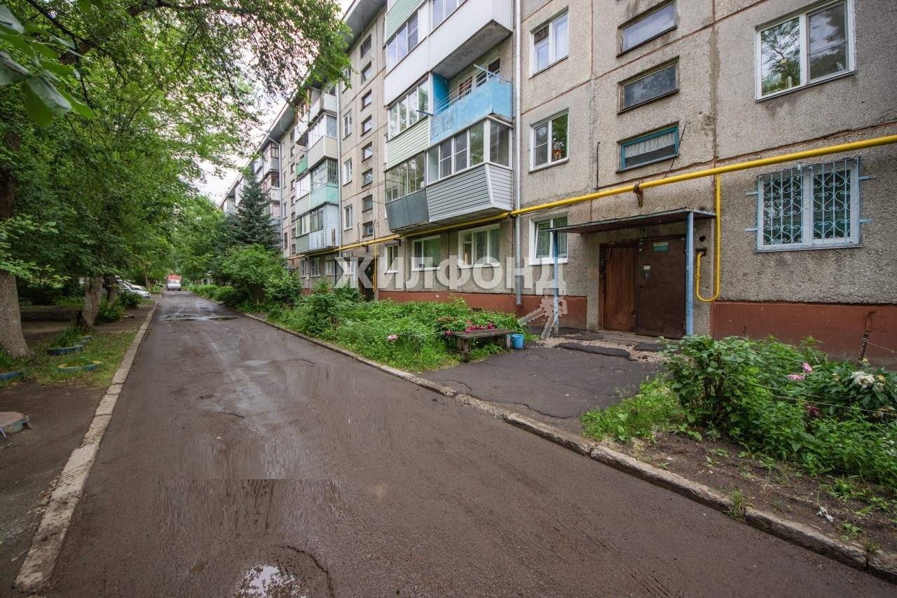 Продажа 3-комнатной квартиры, Барнаул, Георгия Исакова улица,  д.231