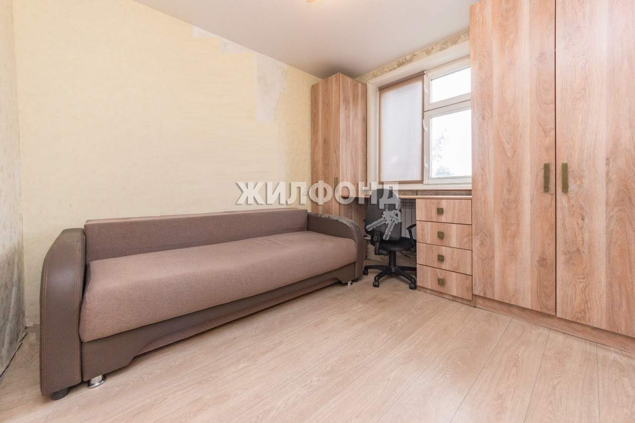 Продажа 3-комнатной квартиры, Барнаул, Георгия Исакова улица,  д.231