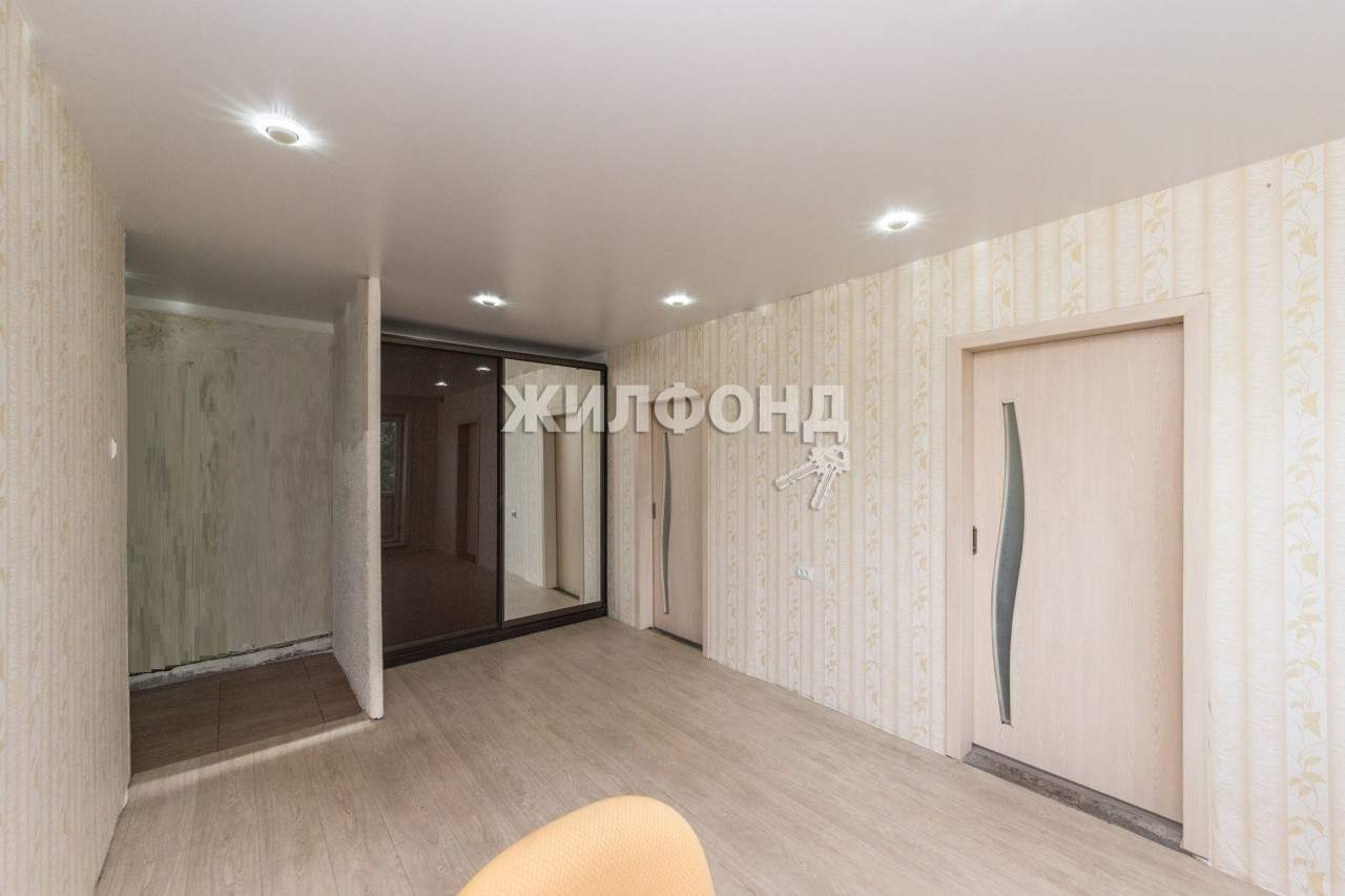 Продажа 3-комнатной квартиры, Барнаул, Георгия Исакова улица,  д.231