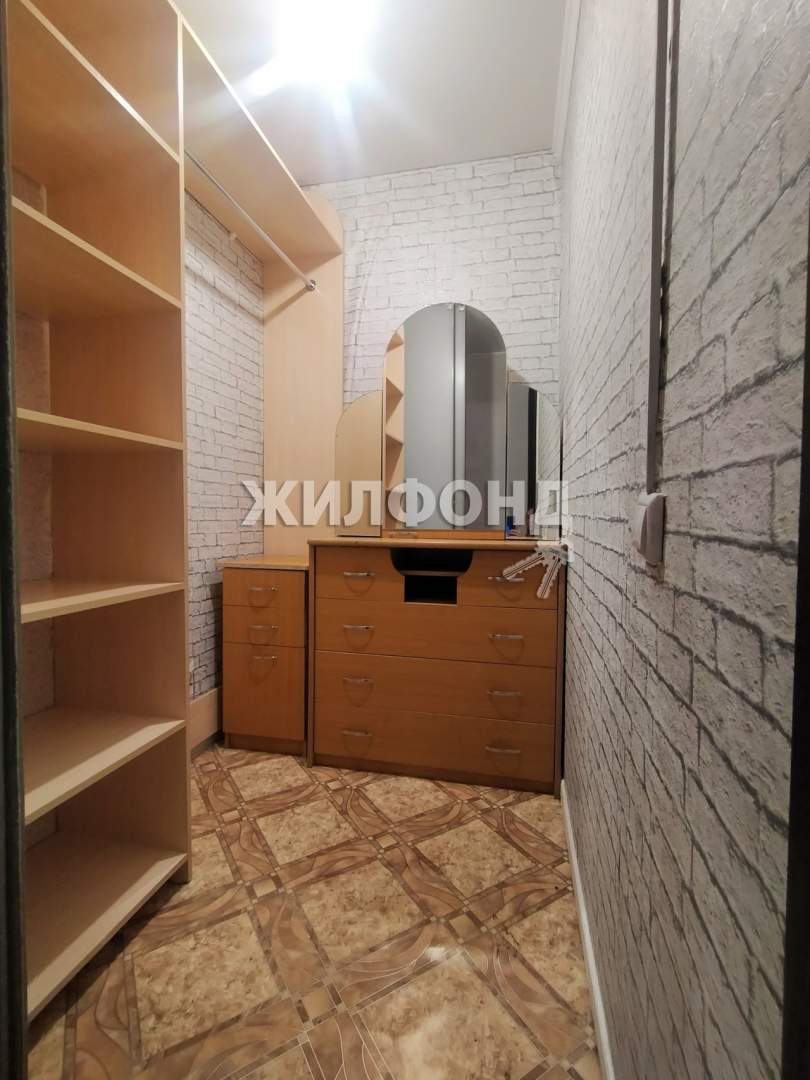 Продажа 3-комнатной квартиры, Барнаул, Малахова улица,  д.101