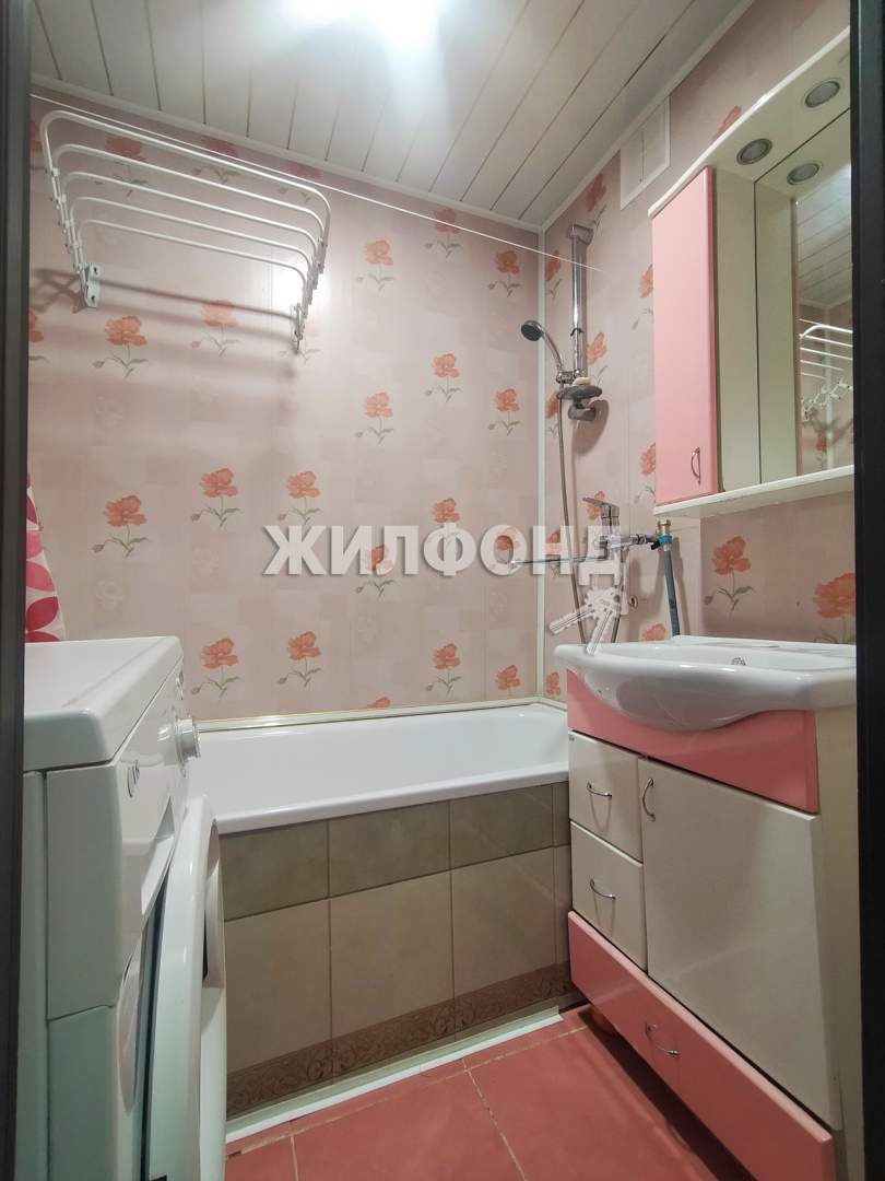 Продажа 3-комнатной квартиры, Барнаул, Малахова улица,  д.101