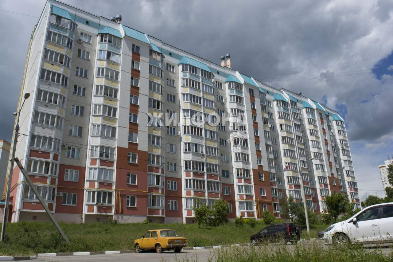 Продажа 3-комнатной квартиры, Орел, 5-й Орловской стрелковой дивизии улица,  д.14