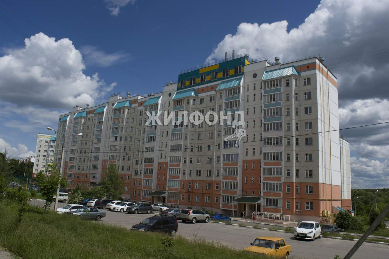 Продажа 3-комнатной квартиры, Орел, 5-й Орловской стрелковой дивизии улица,  д.14