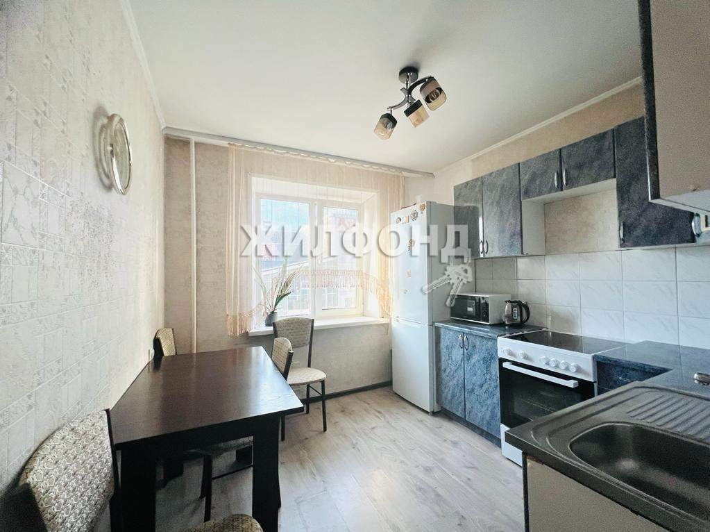 Продажа 4-комнатной квартиры, Абакан, Торосова улица,  д.19