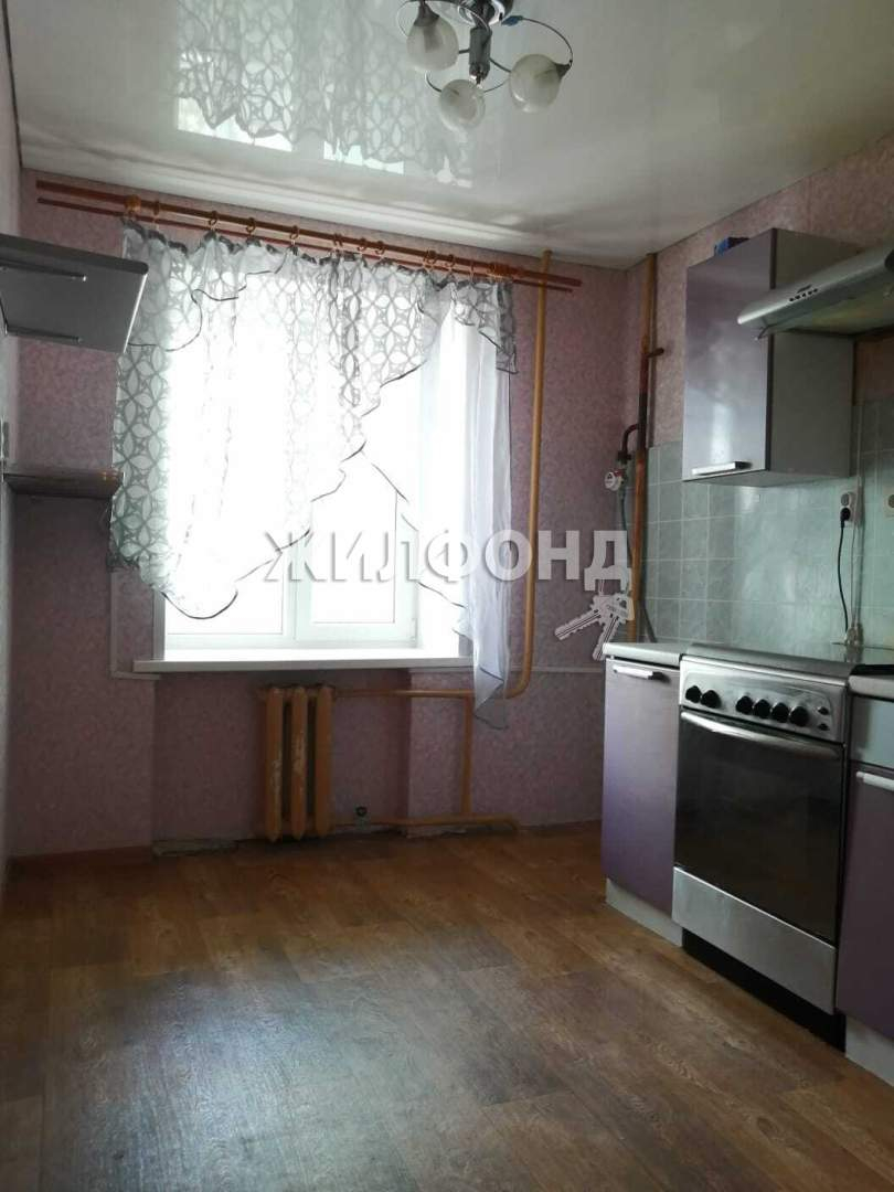 Продажа 3-комнатной квартиры, Орел, Часовая улица,  д.45