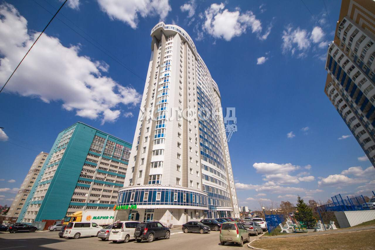 Продажа 2-комнатной квартиры, Барнаул, Гущина улица,  д.150/3