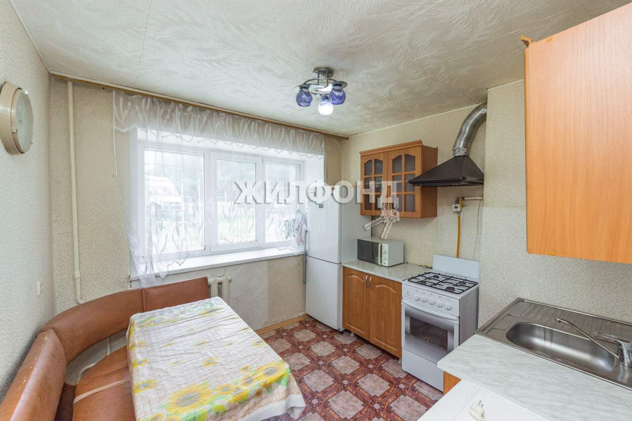 Продажа 3-комнатной квартиры, Барнаул, Чудненко улица,  д.93