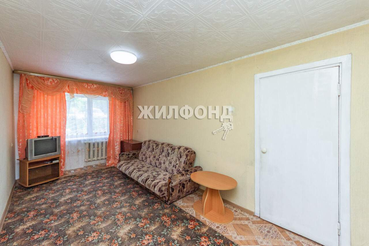 Продажа 3-комнатной квартиры, Барнаул, Чудненко улица,  д.93