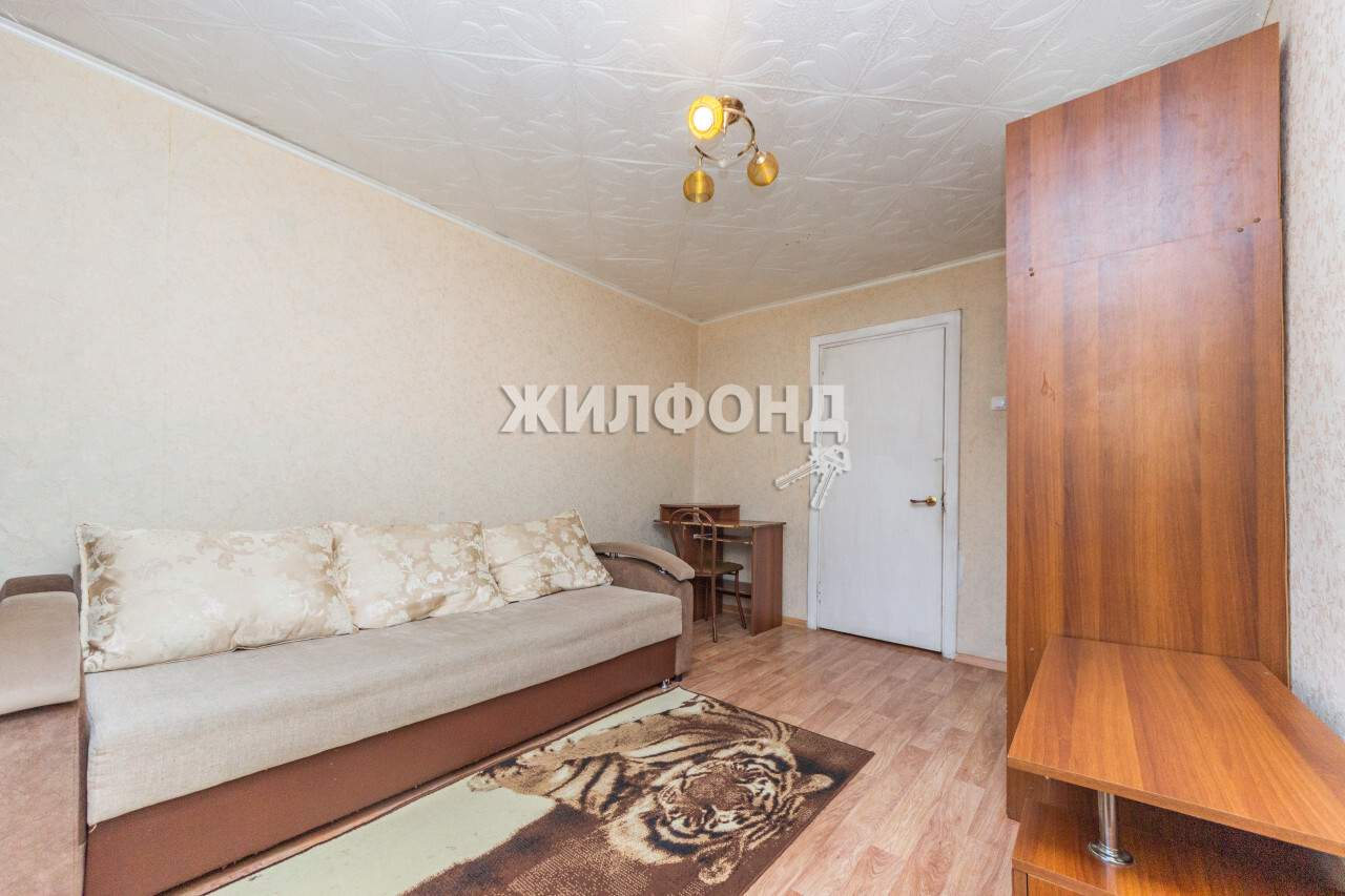 Продажа 3-комнатной квартиры, Барнаул, Чудненко улица,  д.93