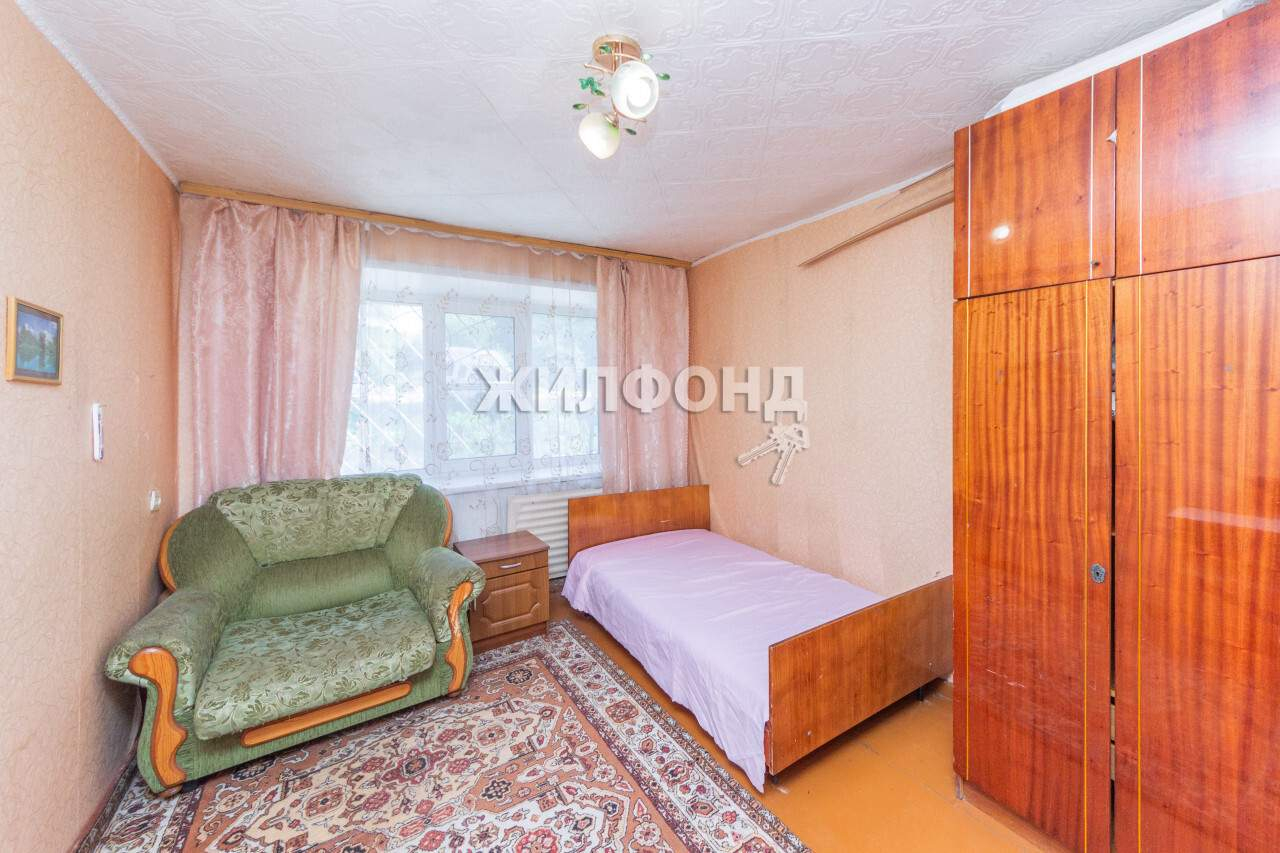 Продажа 3-комнатной квартиры, Барнаул, Чудненко улица,  д.93