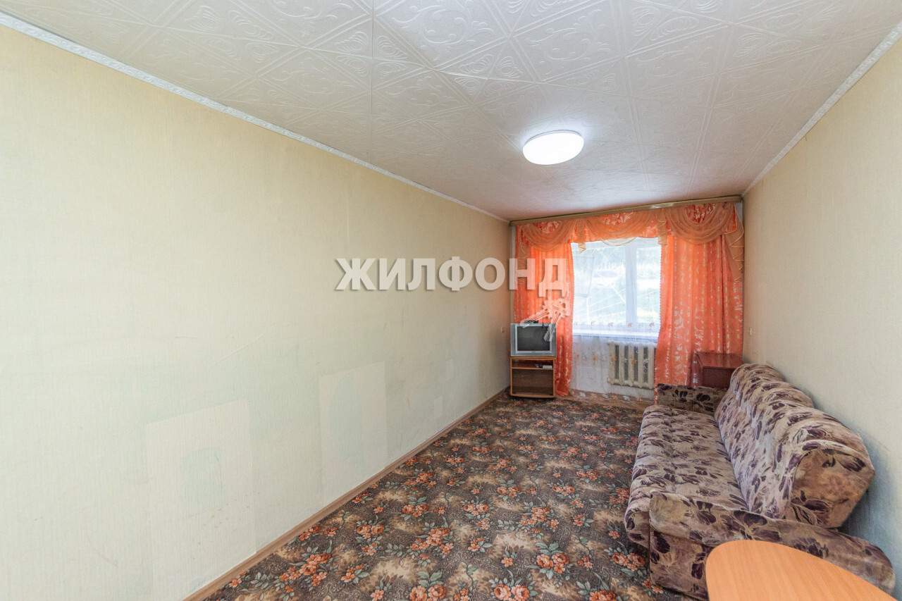 Продажа 3-комнатной квартиры, Барнаул, Чудненко улица,  д.93