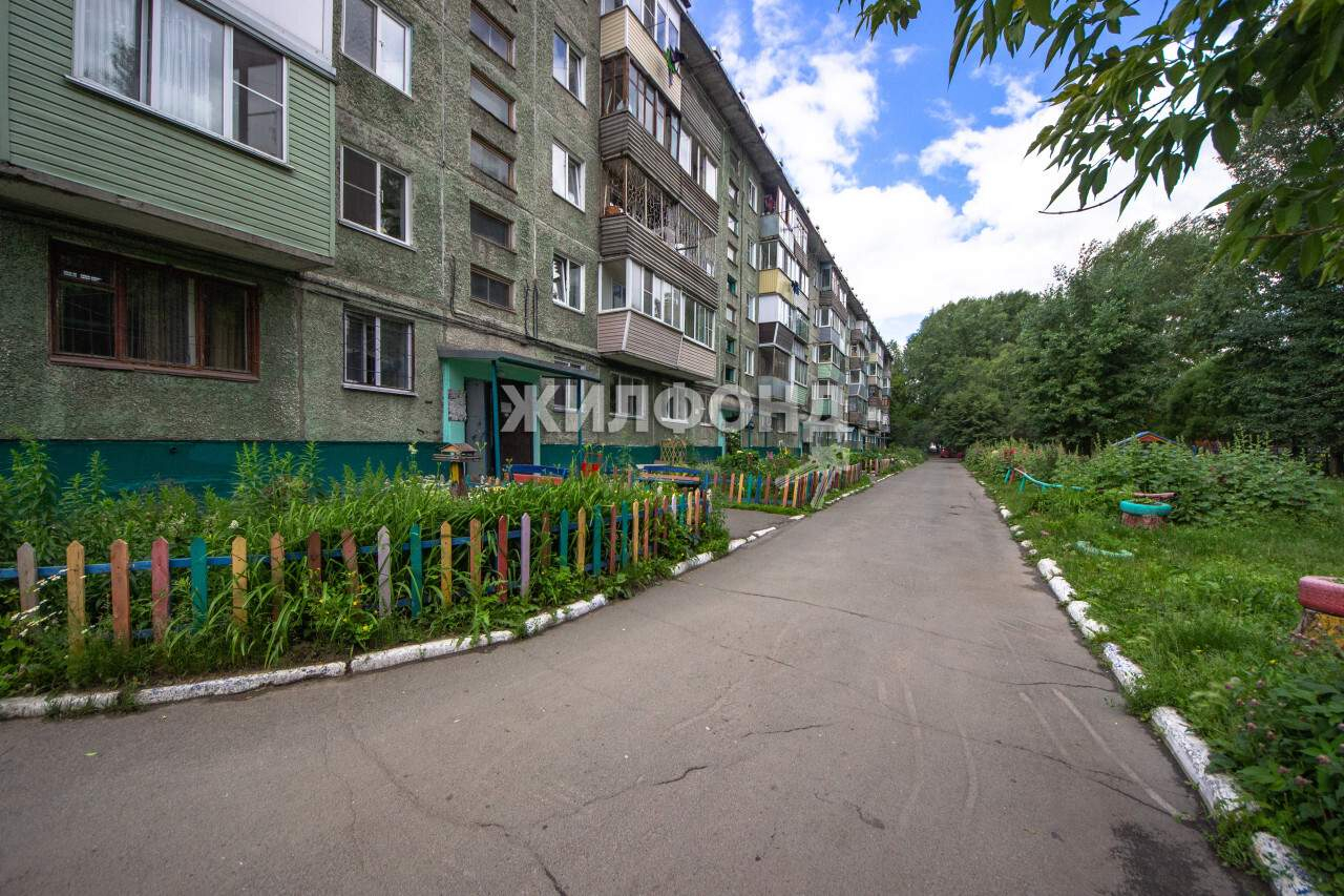 Продажа 2-комнатной квартиры, Барнаул, Павловский тракт,  д.88