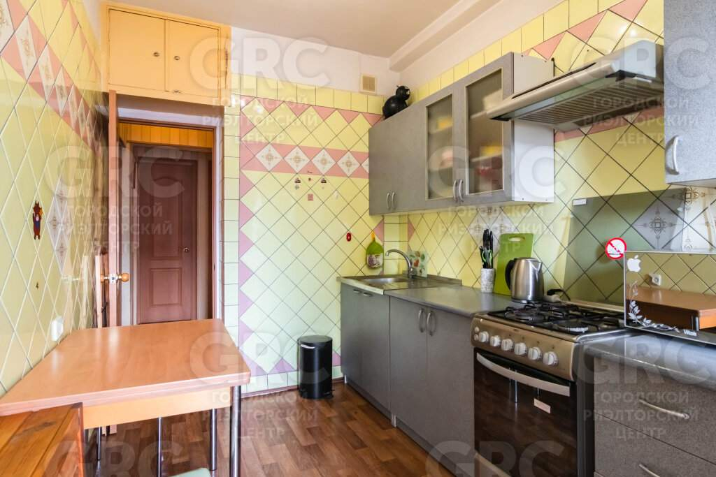 Продажа 2-комнатной квартиры, Сочи, Чехова улица,  д.31