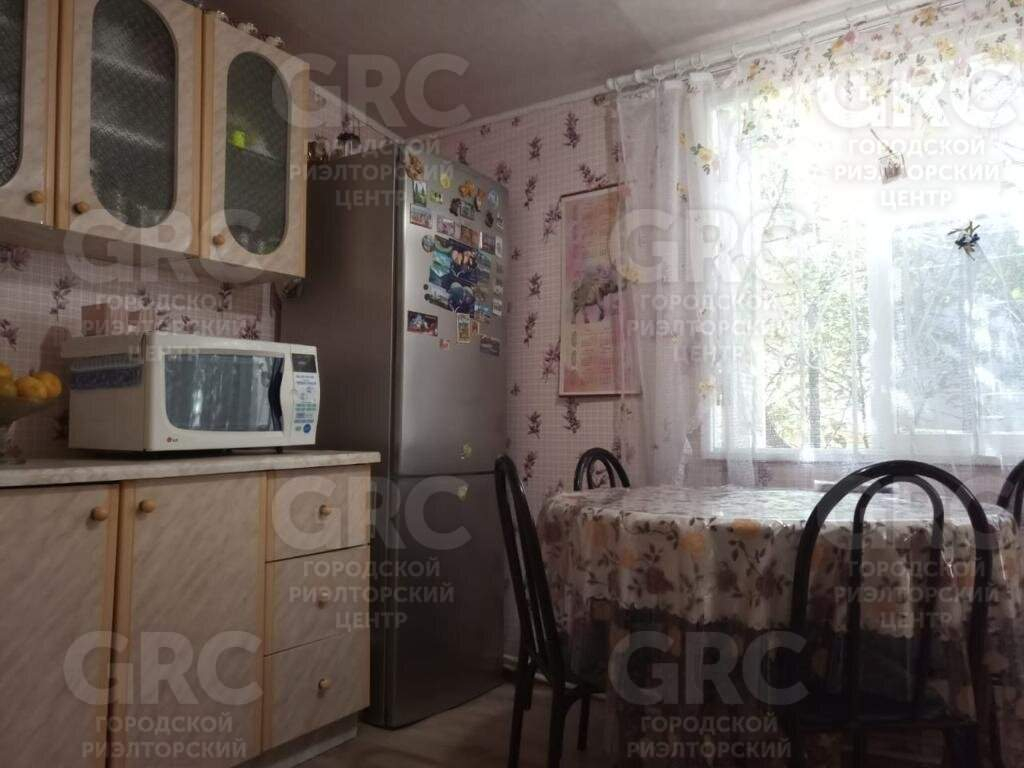 Продажа 4-комнатной квартиры, Сочи, Демократическая улица,  д.17