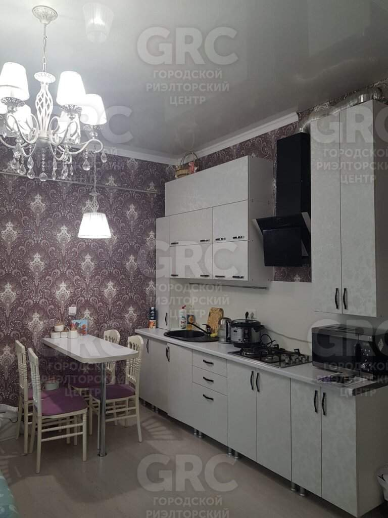 Продажа 2-комнатной квартиры, Сочи, Ворошиловская улица,  д.18